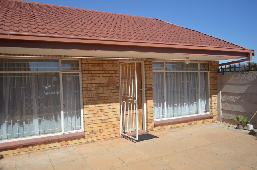 2 Bedroom Property for Sale in La Hoff North West